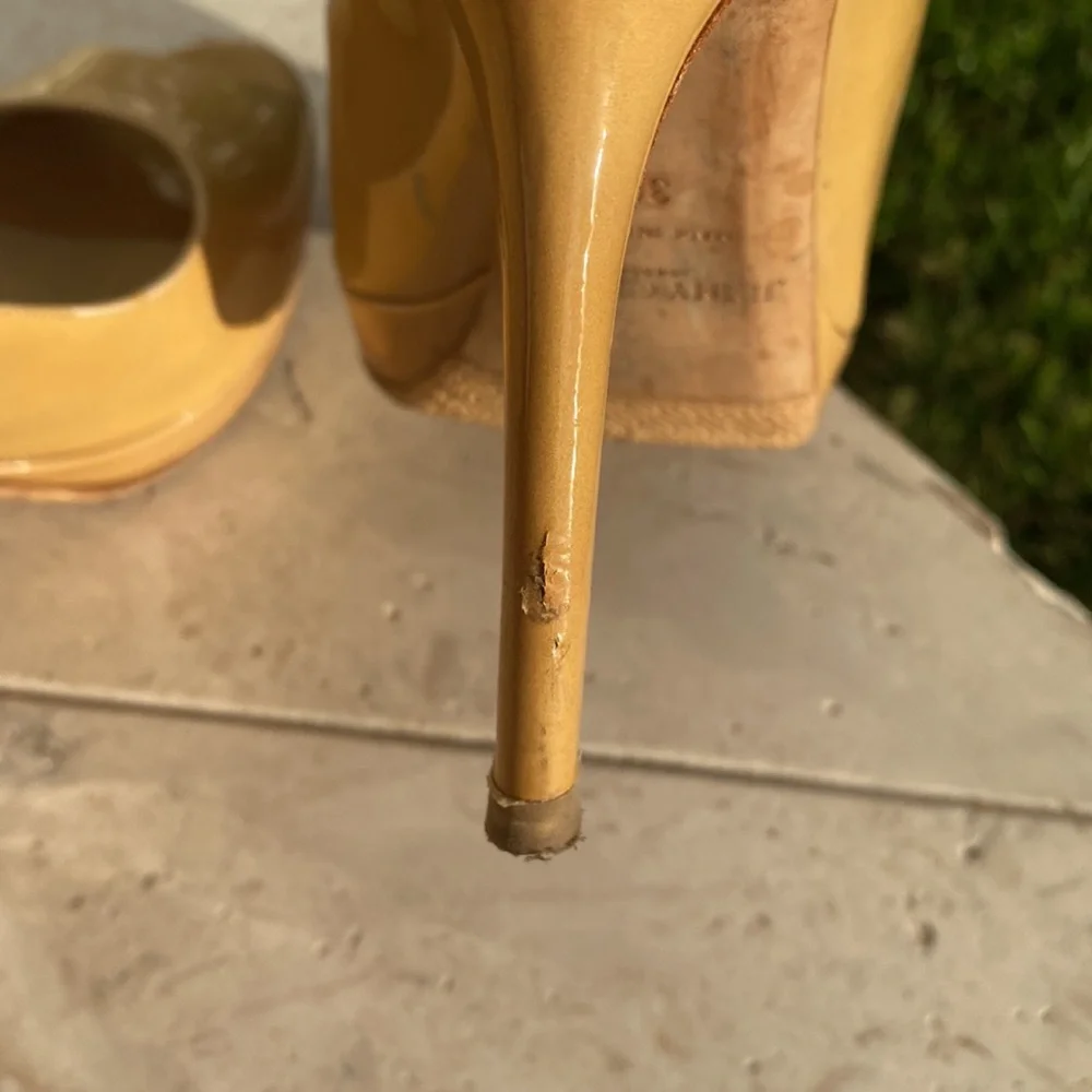 Jimmy Choo patent leather heels - Picture 8 of 9